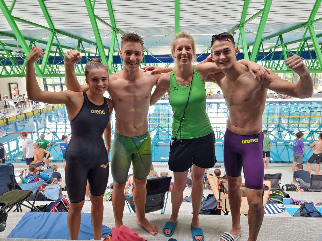 3 aktive aus der Jugend des Bruchsaler Schwimmvereins gingen bei den Badischen Sommermeisterschaften in Freiburg auf der ungewohnten 50m Bahn an den Start.